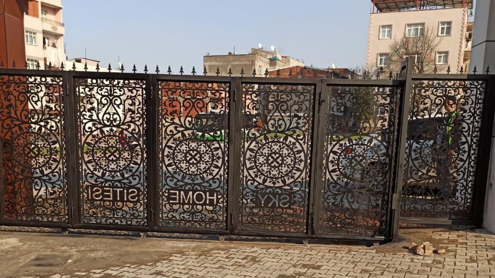 Yana Kayar Bahçe Kapısı ve Sabit Bahçe Kapısı görselleri